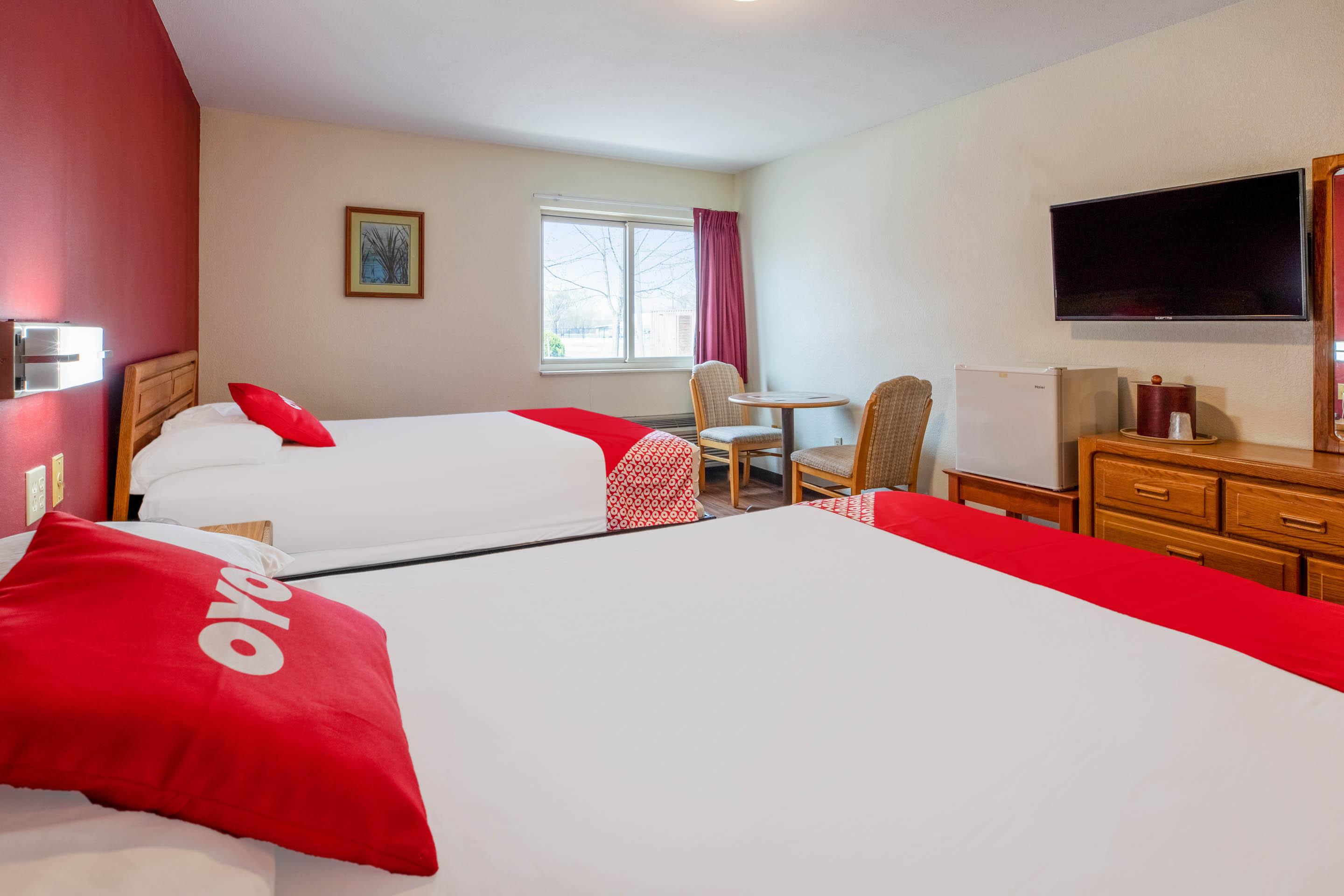 Oyo Hotel Chesaning Route 52 & Hwy 57 Exterior foto