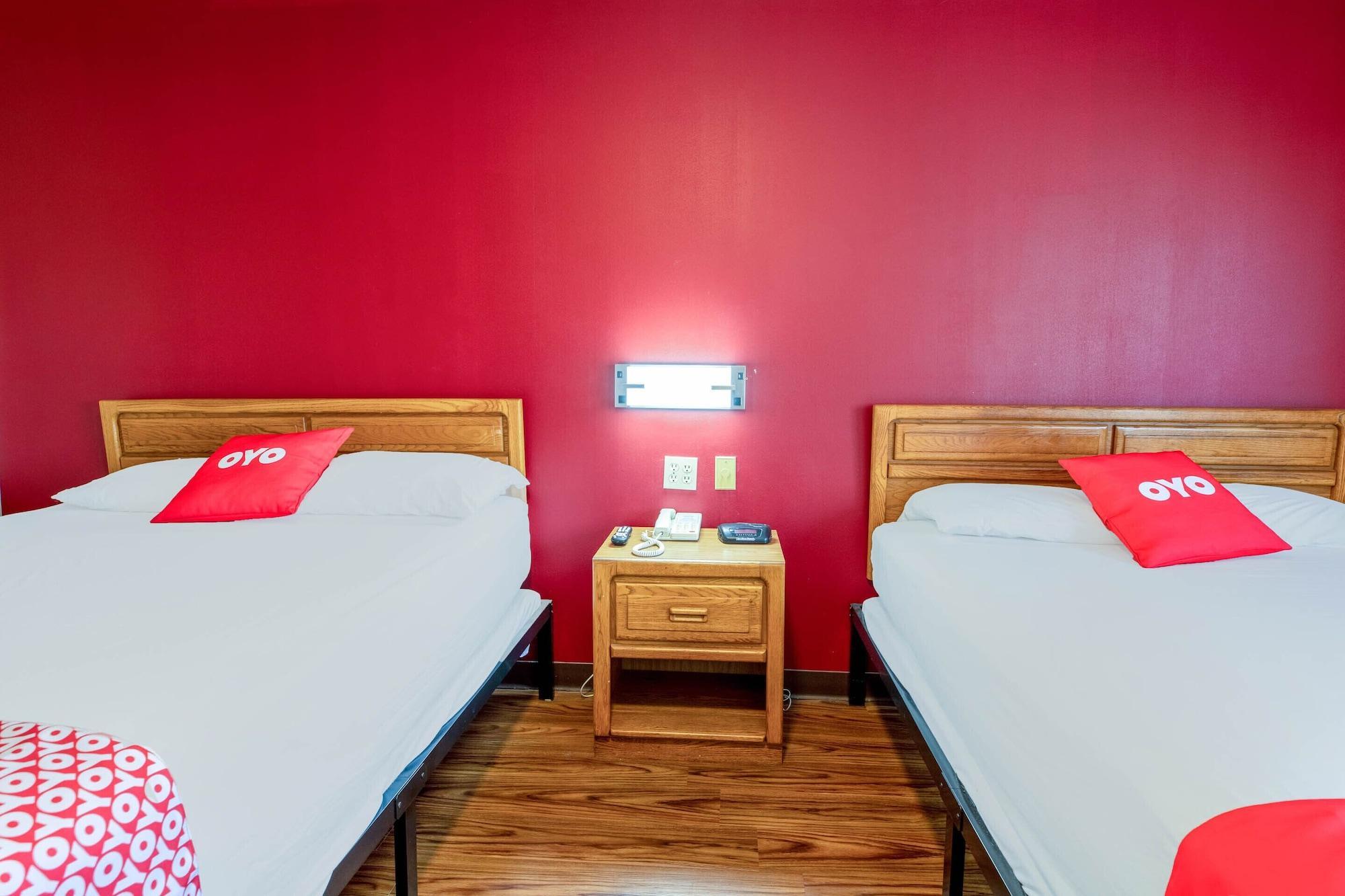 Oyo Hotel Chesaning Route 52 & Hwy 57 Exterior foto