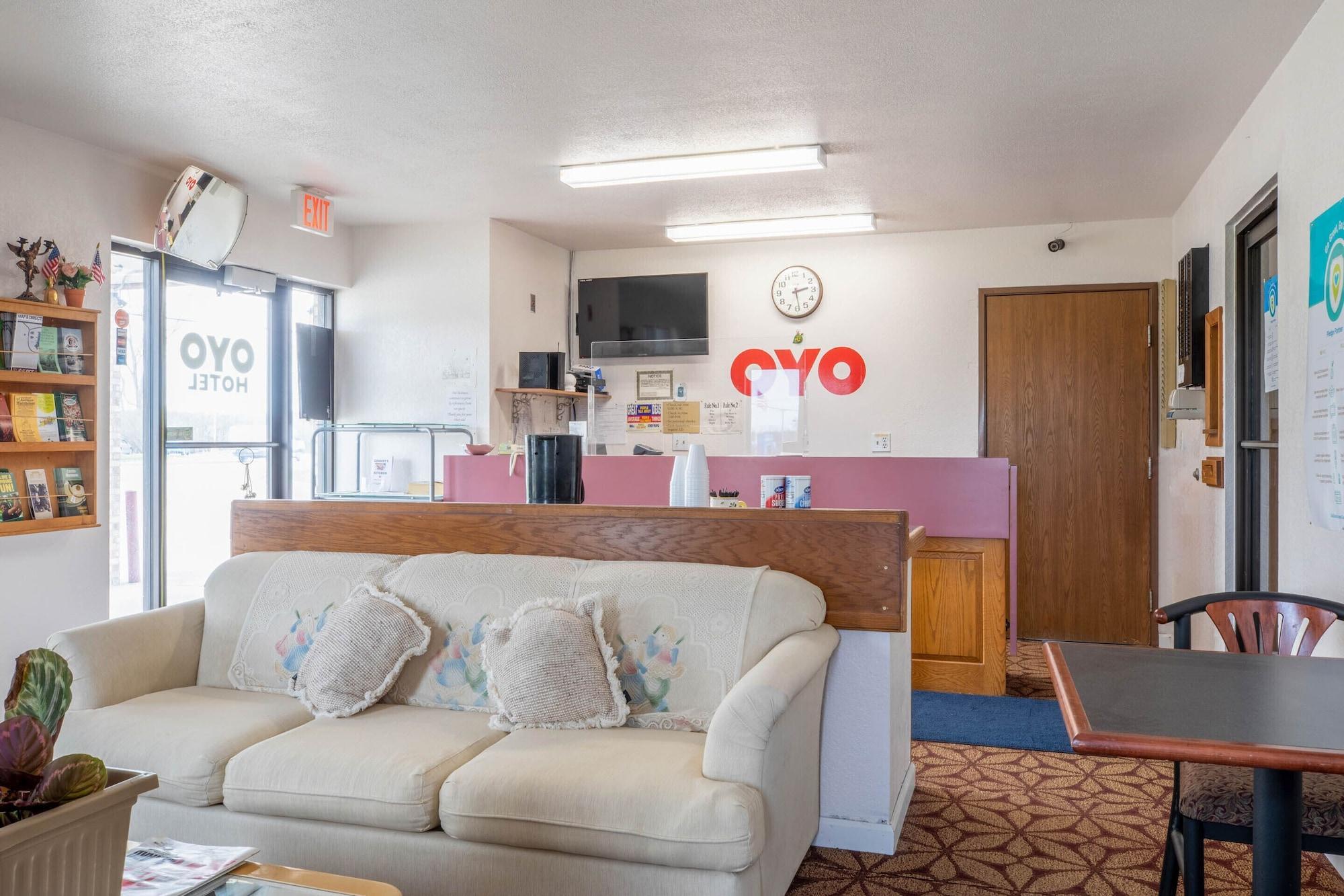 Oyo Hotel Chesaning Route 52 & Hwy 57 Exterior foto
