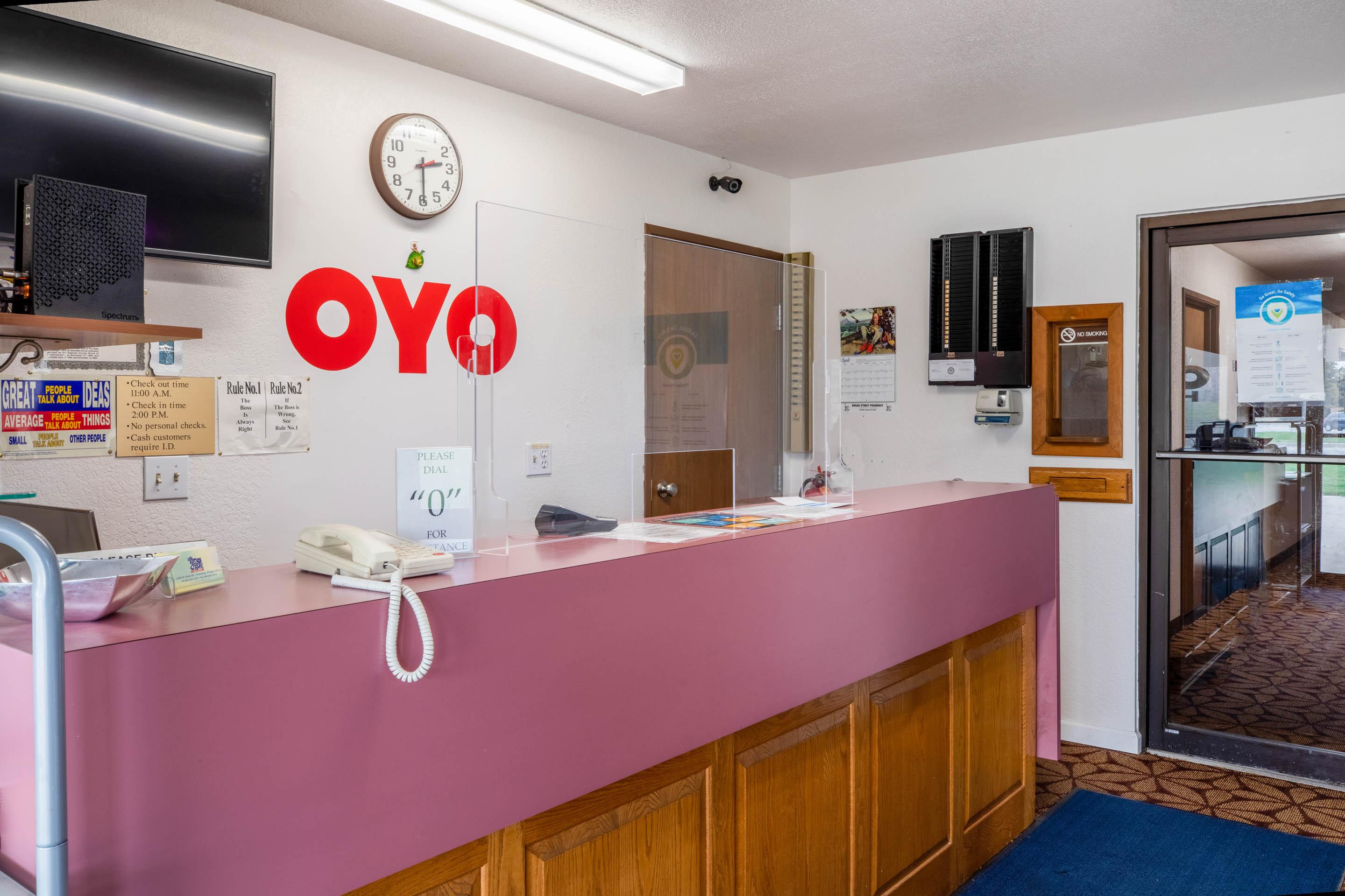 Oyo Hotel Chesaning Route 52 & Hwy 57 Exterior foto
